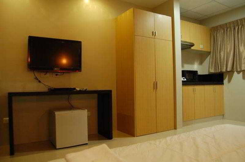 Rumi Apartelle Hotel Анхелес Екстериор снимка