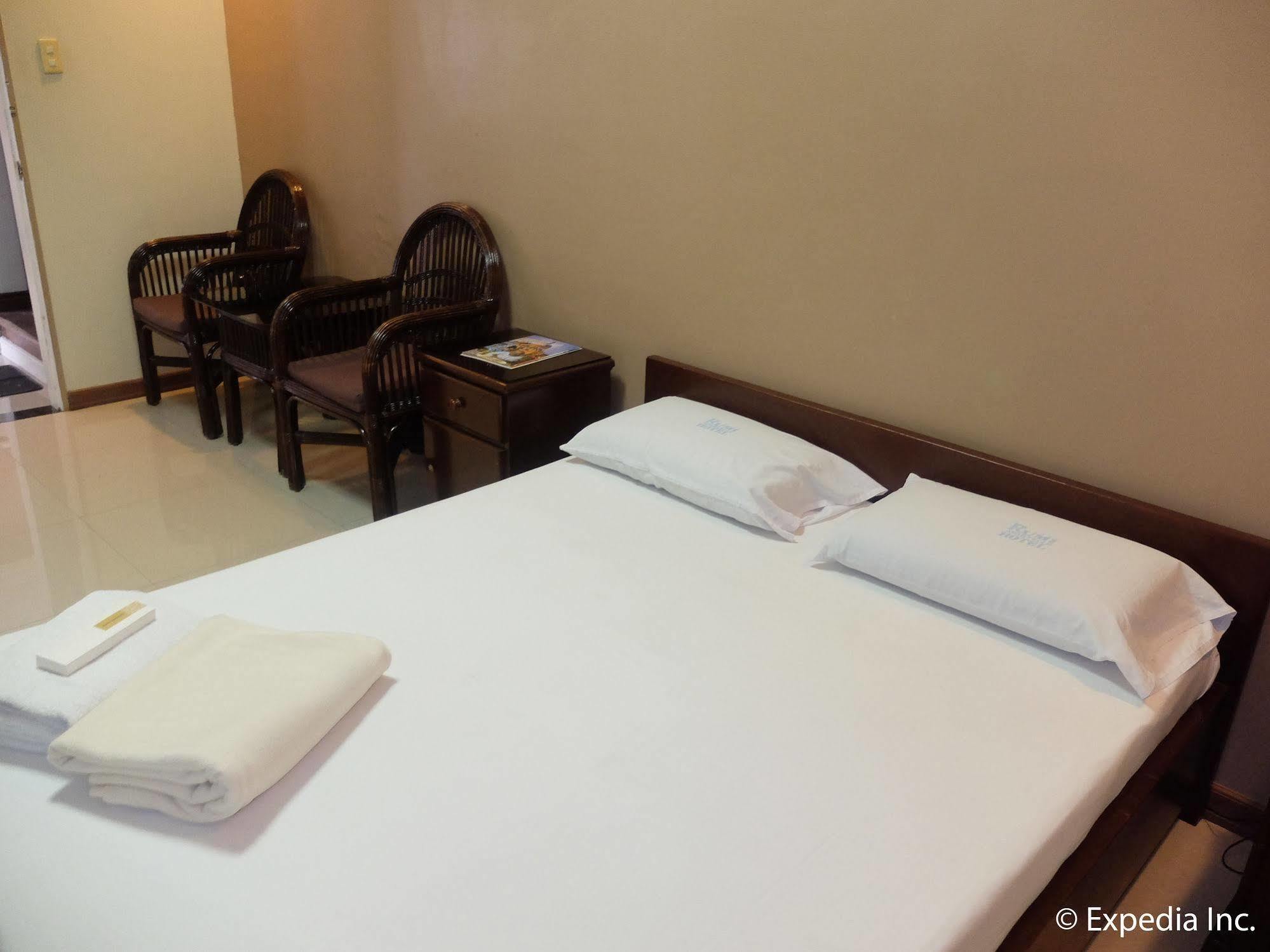 Rumi Apartelle Hotel Анхелес Екстериор снимка