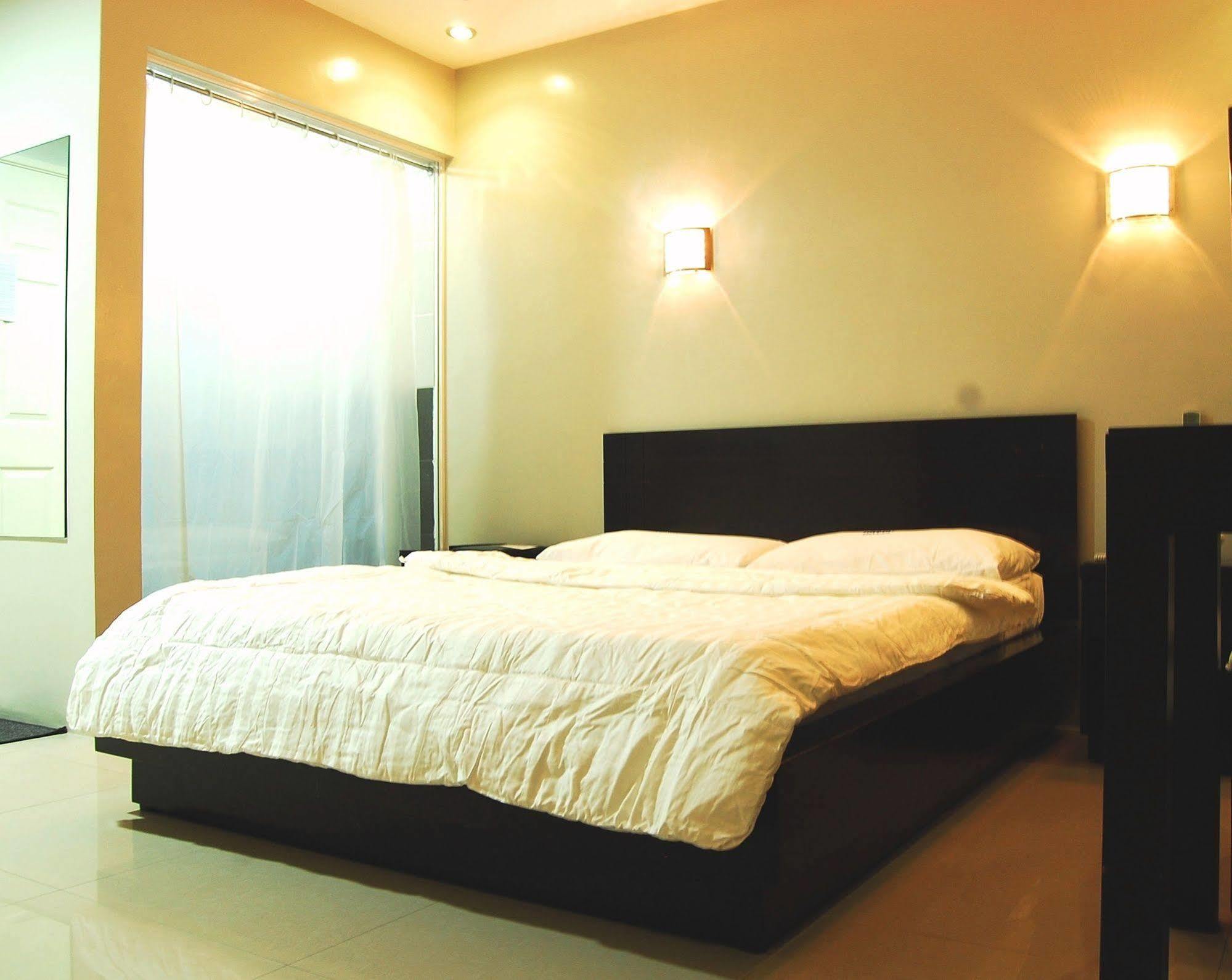 Rumi Apartelle Hotel Анхелес Екстериор снимка