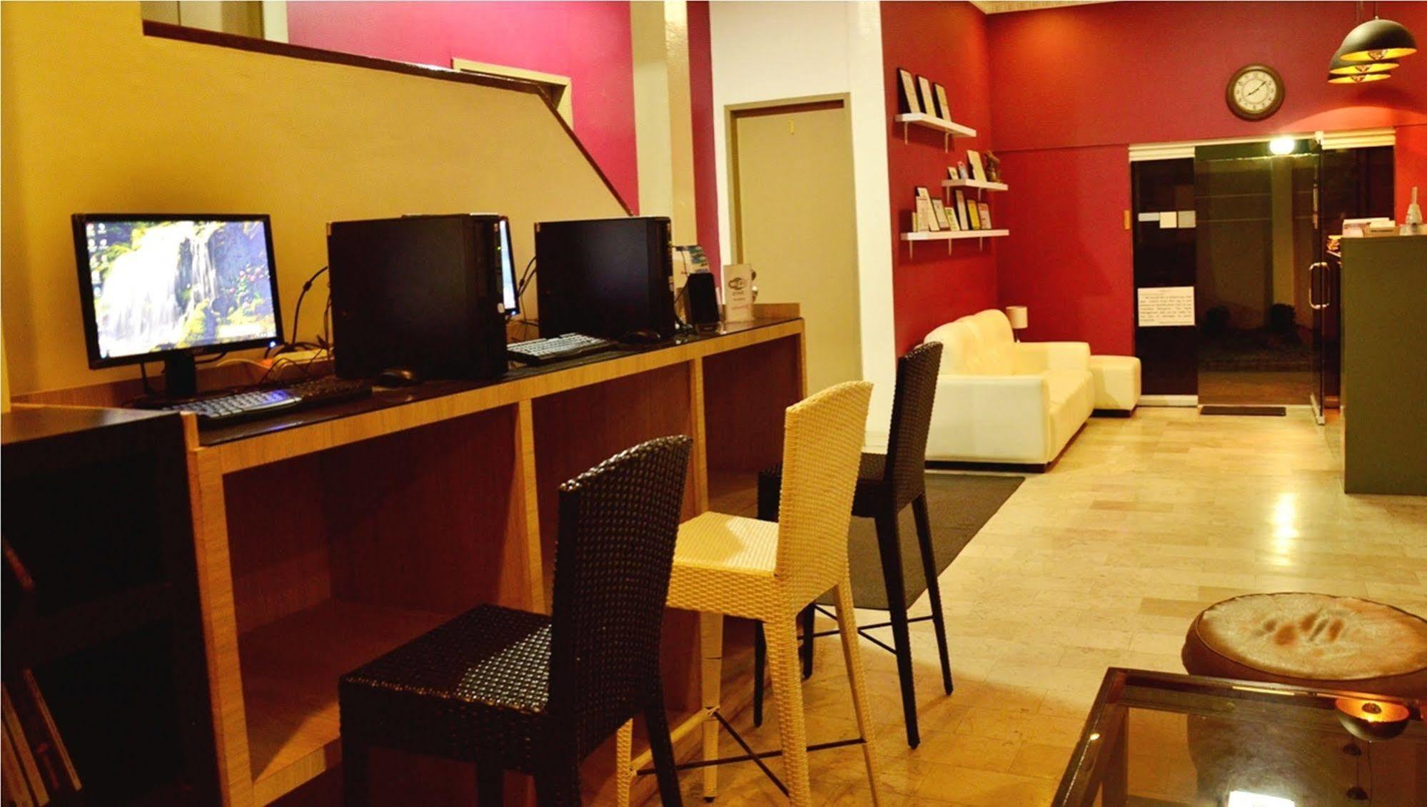 Rumi Apartelle Hotel Анхелес Екстериор снимка
