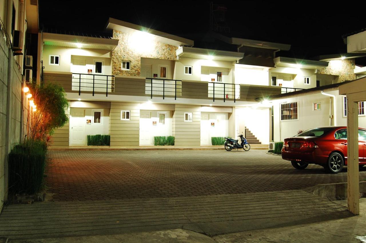 Rumi Apartelle Hotel Анхелес Екстериор снимка