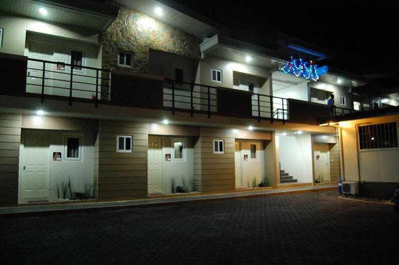 Rumi Apartelle Hotel Анхелес Екстериор снимка